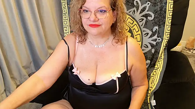 maggiemilff online show from July 21, 3:29 am