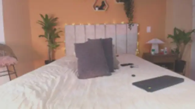 valerycolins online show from July 11, 2:44 am