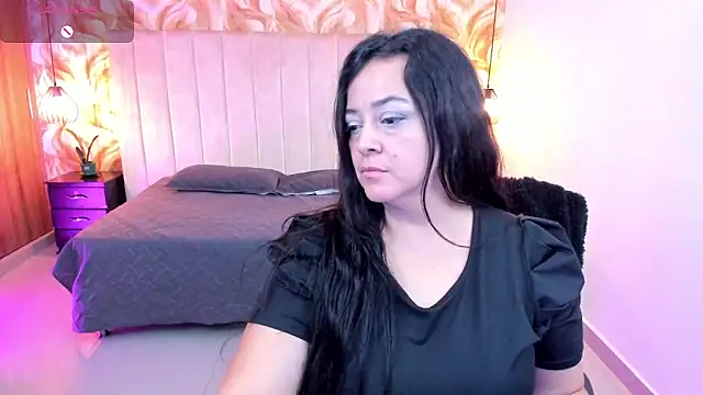 lucia vonne  online show from April 24, 8:33 pm