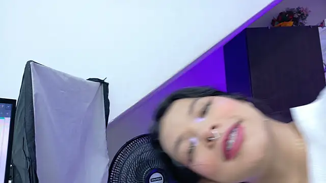 yungelitamor  online show from July 25, 6:42 am