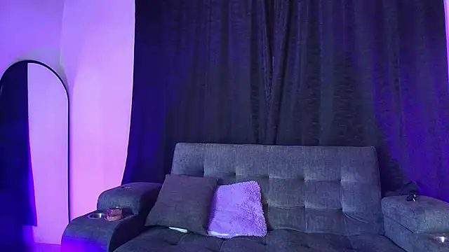 yungelitamor  online show from July 21, 5:08 am