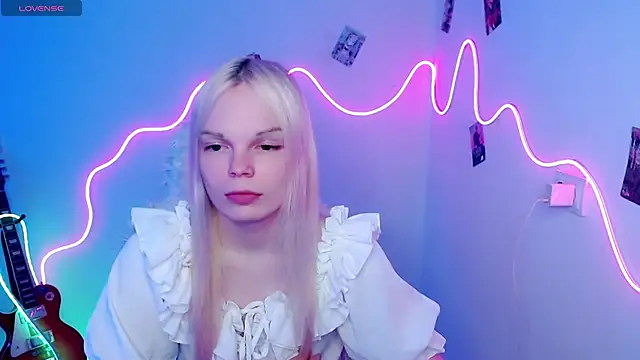 Emily Nyaffee online show from October 30, 12:35 am