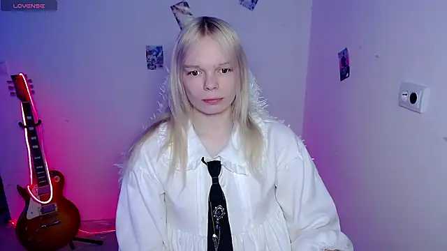 Emily Nyaffee online show from March 10, 4:05 am