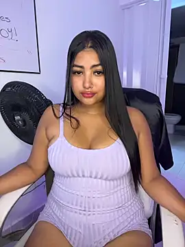 NatashaBrown12 online show from November 3, 1:15 pm