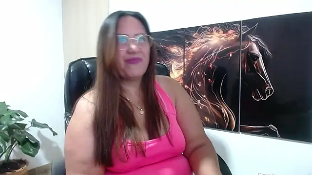 amalia brunette online show from June 18, 11:31 pm