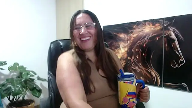 amalia brunette online show from June 16, 11:39 pm
