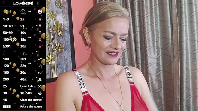 Snapshot of scarlett_paris22 chatting on October 22, 10:48 pm scarlett paris22 online show from October 22, 10:48 pm