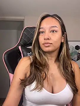 DianaHopson online show from September 25, 11:42 am