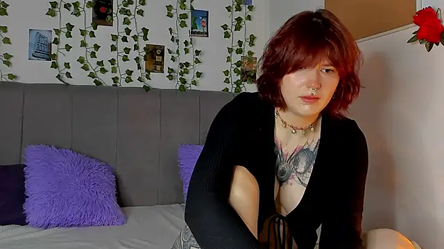 miss Lizzy online show from July 21, 1:17 am