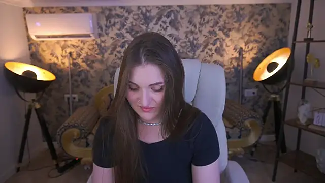 EmmyCharmm online show from August 2, 6:49 am
