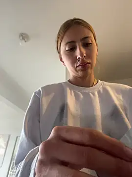 Ameellie online show from June 25, 3:35 pm