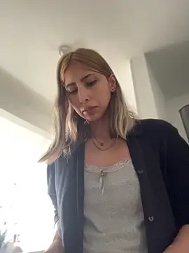 Ameellie online show from July 9, 3:36 pm