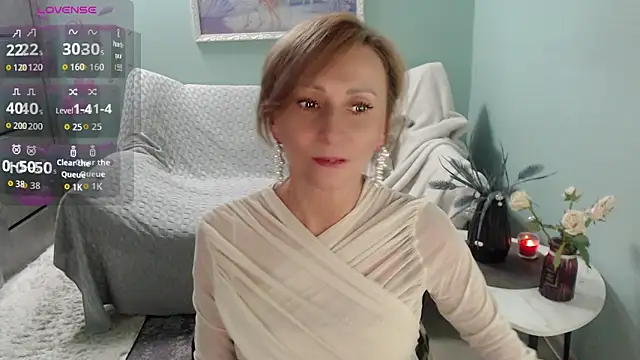 Snapshot of HornyMilf_777 chatting on September 10, 6:13 am HornyMilf 777 online show from September 10, 6:13 am