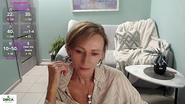HornyMilf 777 online show from June 27, 7:53 am