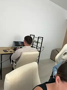 EveEvian online show from August 2, 4:32 pm