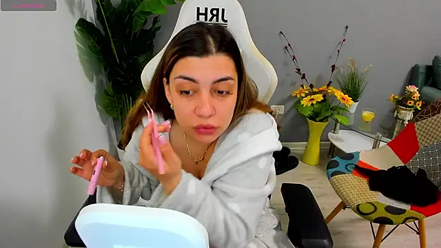 EveEvian online show from April 30, 10:31 am