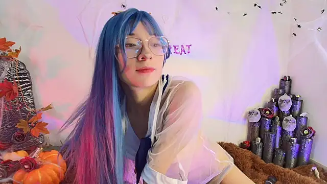 Snapshot of Cloe_Leee chatting on October 19, 5:20 am Cloe Leee online show from October 19, 5:20 am