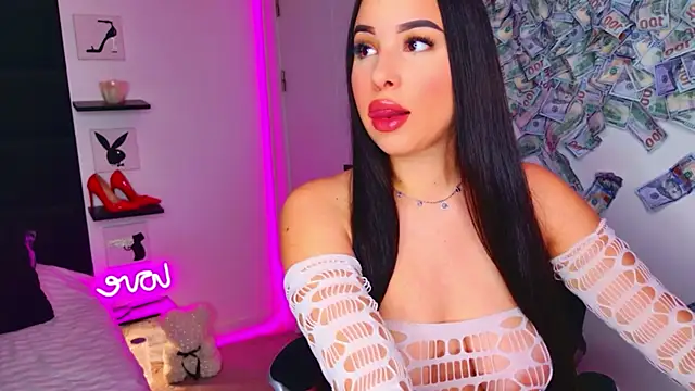 MissAmeliaa online show from May 22, 12:03 pm