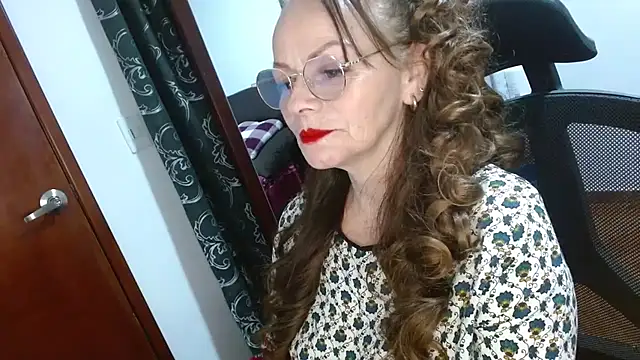 asleycavta online show from November 11, 3:31 pm