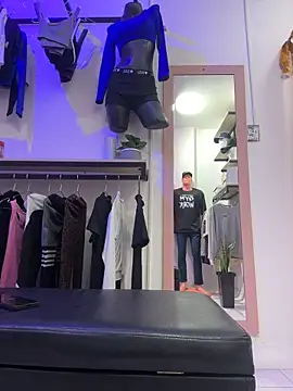 kim monti online show from December 15, 9:20 pm