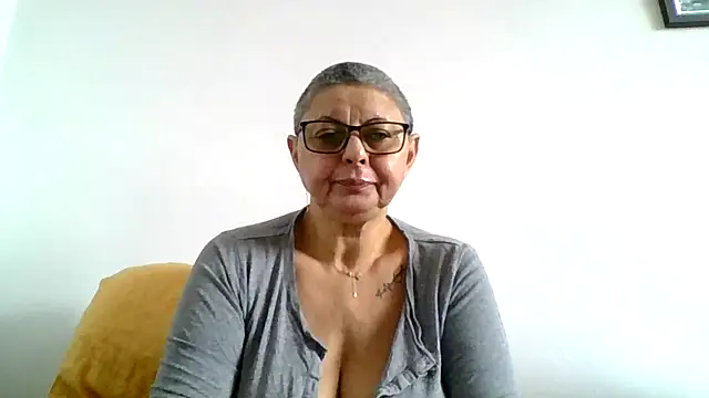 roseblak42 online show from November 20, 9:10 am