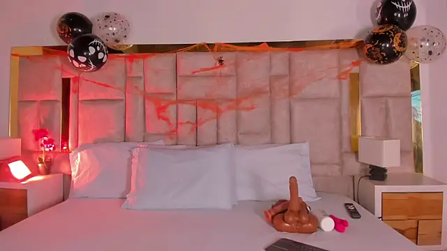 Miss Abigail  online show from October 24, 1:29 pm