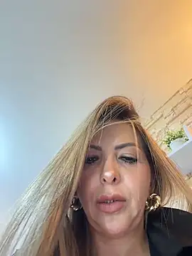  Abril-Office1 online show from August 3, 3:39 pm