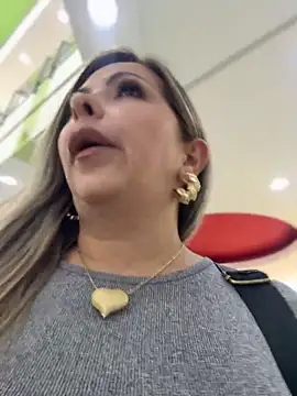  Abril-Office1 online show from November 18, 5:25 pm