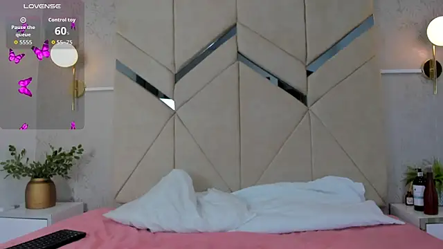 LiaVelez online show from December 21, 1:59 pm