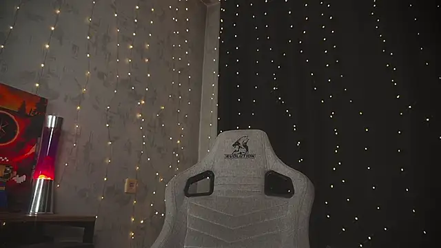 cuteamberlyyy online show from September 29, 7:57 am