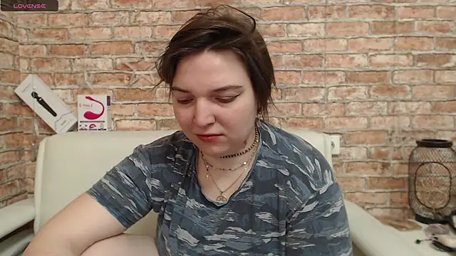 Amelia Kiss  online show from February 14, 1:18 am