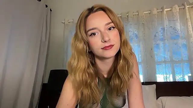 SirenaBelle online show from May 2, 12:58 am