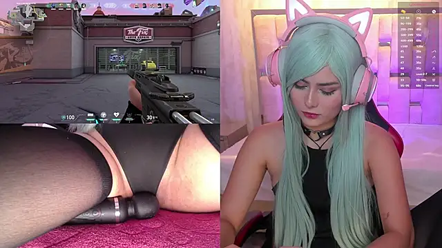 Snapshot of LiaGames chatting on October 12, 4:37 am LiaGames online show from October 12, 4:37 am