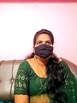 Snapshot of melina214 chatting on October 7, 4:17 am melina214 online show from October 7, 4:17 am