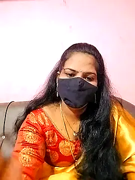 Snapshot of melina214 chatting on October 13, 3:31 am melina214 online show from October 13, 3:31 am