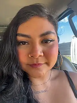 ItsEla online show from May 1, 2:42 pm