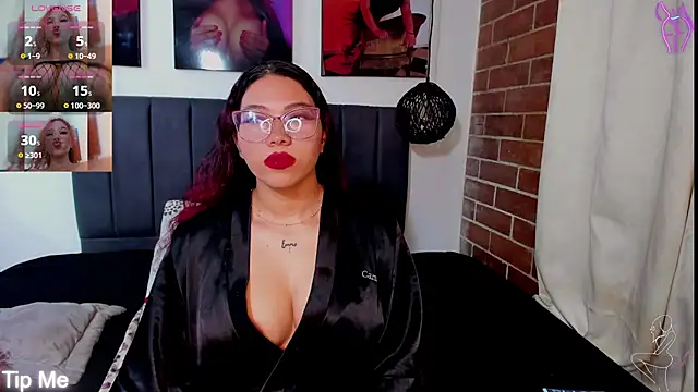 Snapshot of kyliejenner_hot chatting on October 4, 11:53 pm kyliejenner hot online show from October 4, 11:53 pm