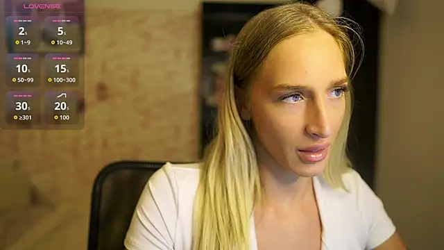 Snapshot of Nicolette__Shea_ chatting on October 6, 1:28 pm Nicolette Shea online show from October 6, 1:28 pm