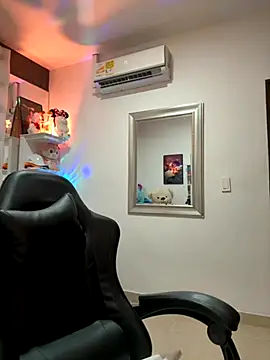 Snapshot of ZarahEvans chatting on October 13, 3:25 pm ZarahEvans online show from October 13, 3:25 pm