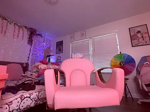 VixenCapri online show from October 26, 6:47 pm