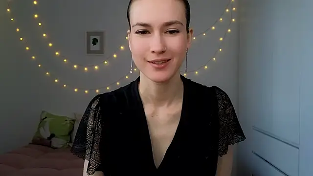 AliciaNewell online show from July 3, 5:35 am