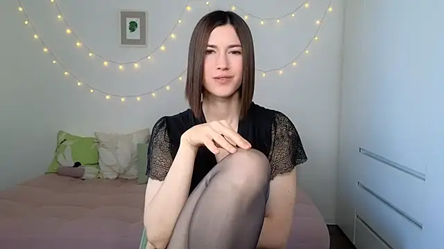 AliciaNewell online show from July 18, 5:33 am