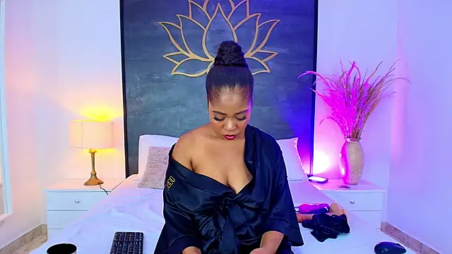 AlisonTravis online show from May 1, 3:10 am