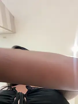 Emilia Bakerr online show from March 5, 7:31 pm