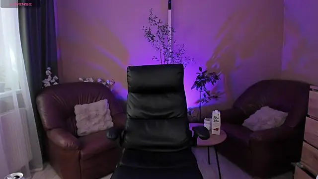 KaylaLaine online show from June 18, 7:21 am