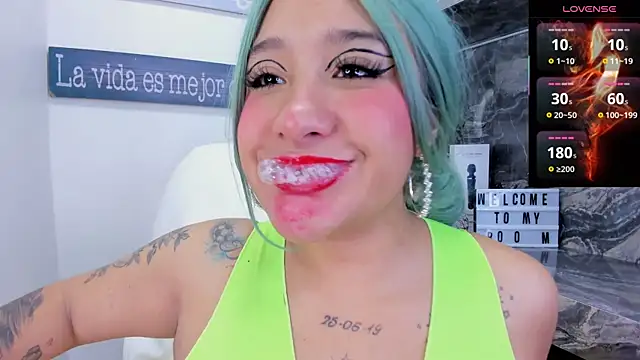 miss danika online show from December 3, 11:23 am