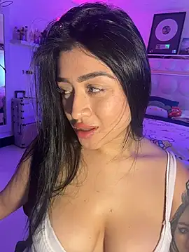 lucianaroy online show from May 2, 5:55 am