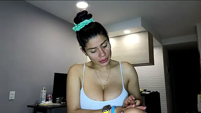 Alondra fetish online show from June 12, 4:09 am