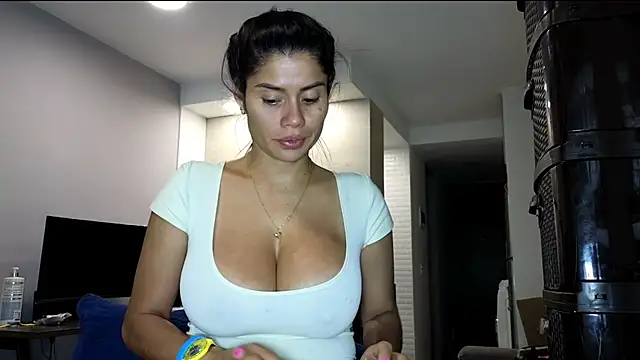 Alondra fetish online show from June 26, 5:20 am