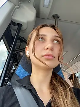 QuitieLia online show from July 27, 10:34 am